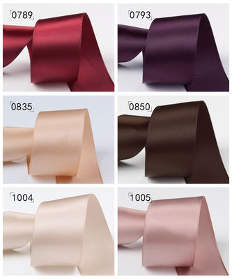 Giyim aksesuarları için 25 mm çift yüzlü polyester saten kurdele