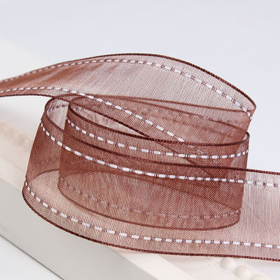 Çiçek hediye ambalajı için 25mm 38mm dikişli kenarlı poliester organza kurdele