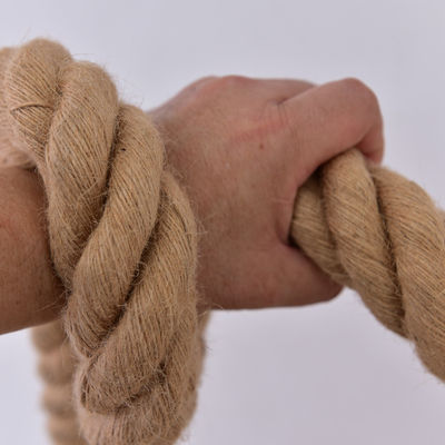 6mm-60mm Sarı Jute 3 iplik Dönüştürülmüş ip Dekorasyon veya Deniz Balıkçılık ipliklerinde uygulanır
